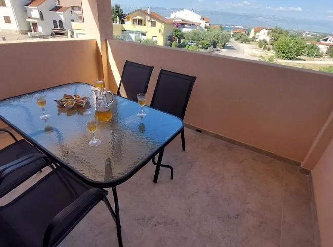 וילה Aria נין