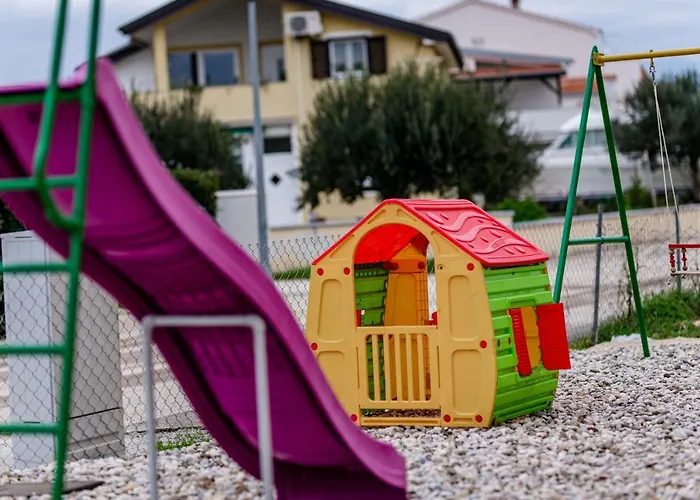 וילה Aria נין