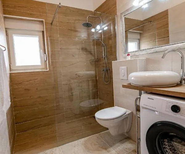 וילה Aria נין